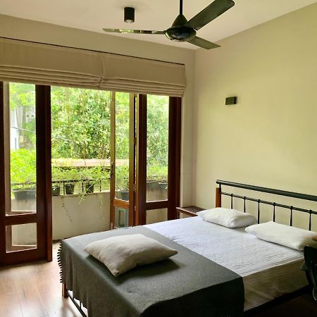 Cozy Luxury Room With Balcony View ! Rajagiriya Bagian luar foto