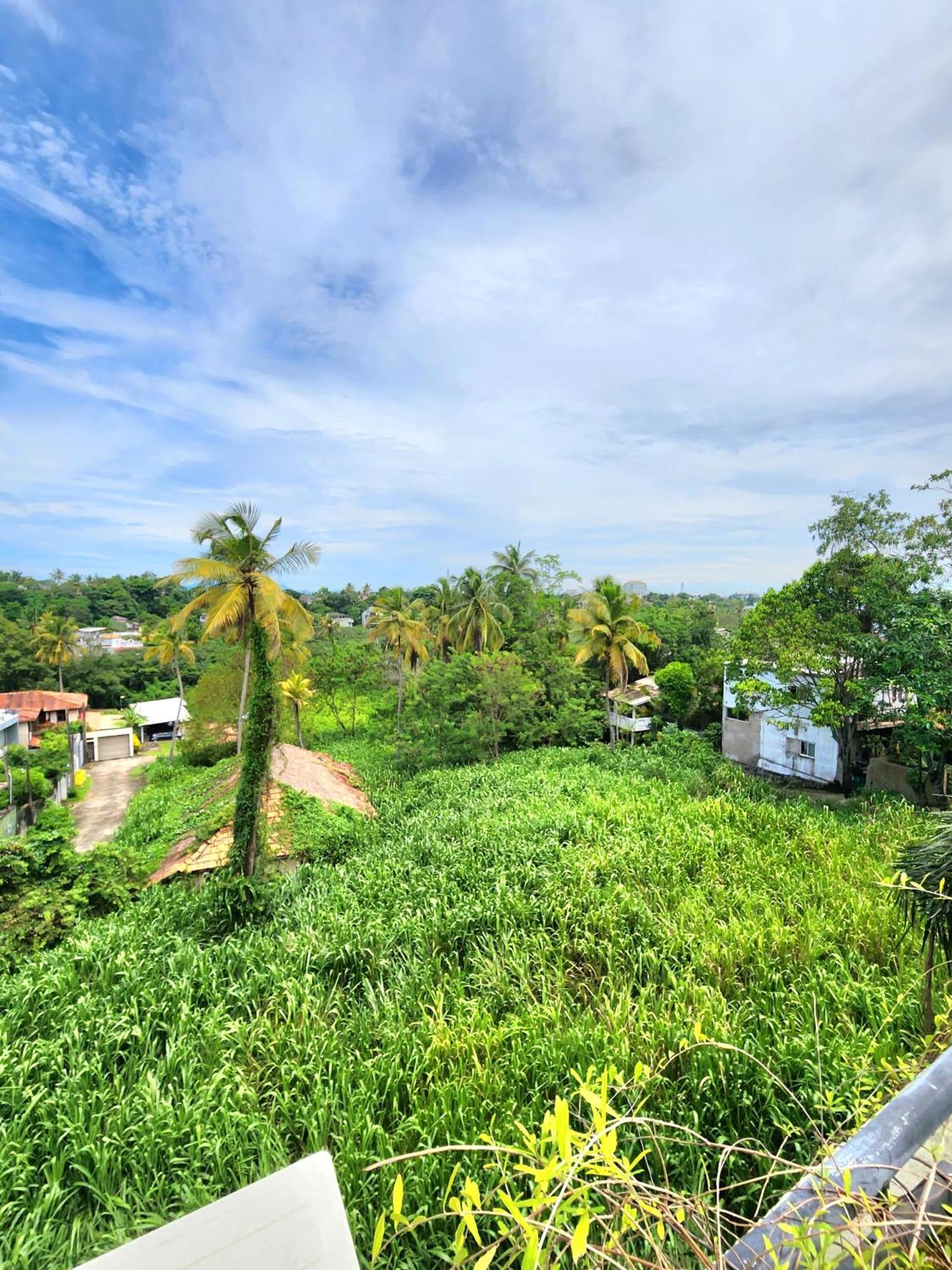 Cozy Luxury Room With Balcony View ! Rajagiriya Bagian luar foto