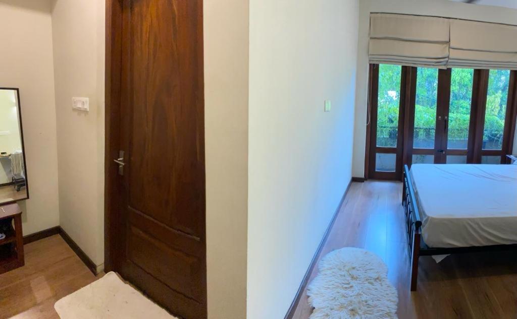 Cozy Luxury Room With Balcony View ! Rajagiriya Bagian luar foto